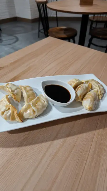 Gyozas en hamburgueseria xainza raciones para tapear